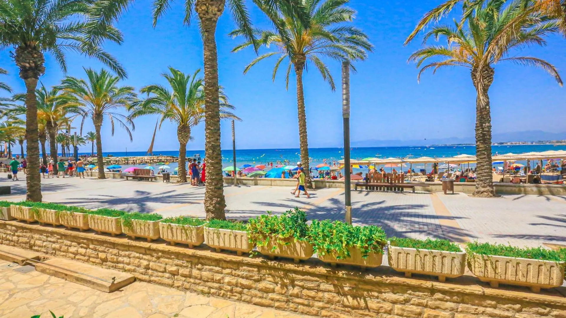 Litoral Costa Dorada - Bello Horizonte Only Families サロウ